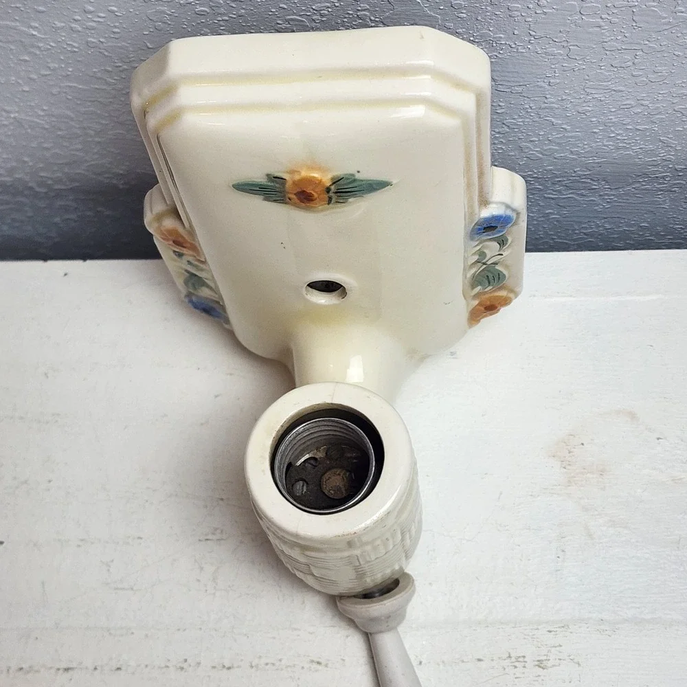 Vintage 30s Ceramic Art Deco Wall Sconce Light Fixture Floral Pull Chain Cottage